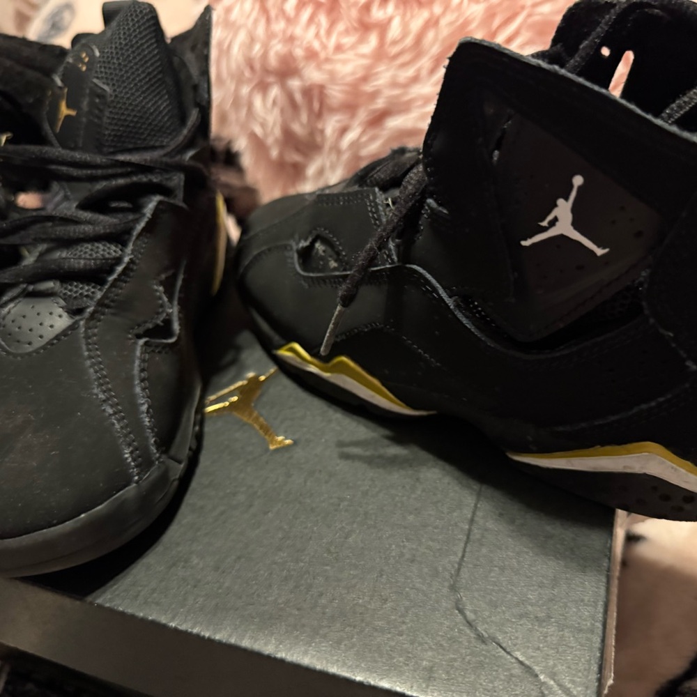 Big Boys Nike JORDANS FLIGHT - Picture 5 of 6